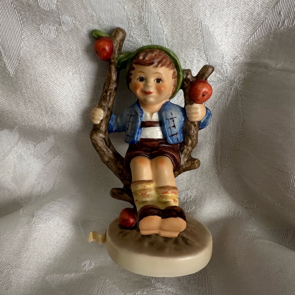 Hummel Figurine, Apple Tree Boy